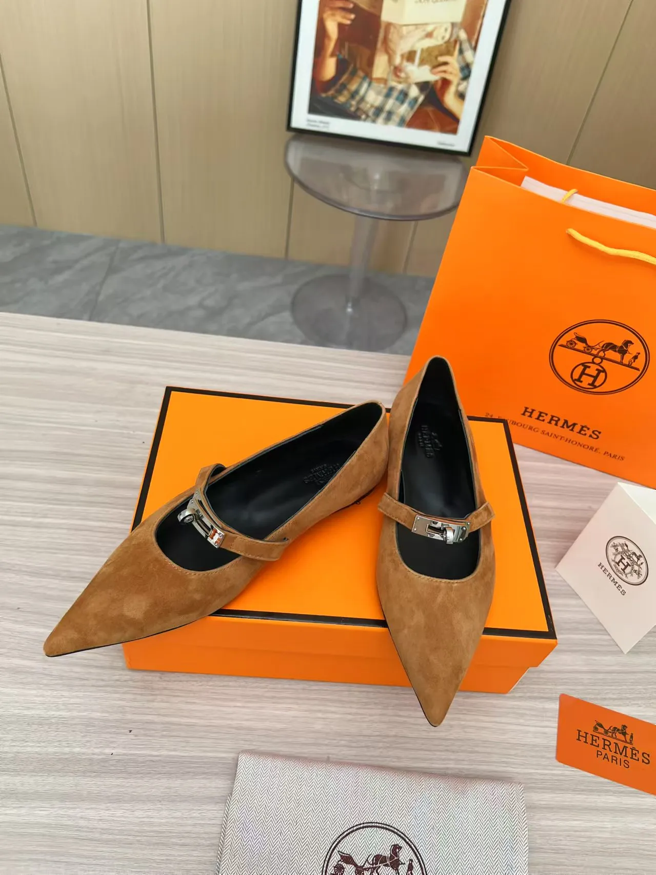 👟👟Ex-factory price 520👟👟, 2025 top product Hermes new genuine handmade shoes, purely handmade, a must-collect item! The perfect holiday accessory! Our pursuit of quality products is always the best! Don't give in! Comfort and originality, not following trends, and not deliberately expressing oneself are the consistent pursuits of Hermes and its fans! [Material] Upper: top layer leather, lining: genuine leather. Size 35-42